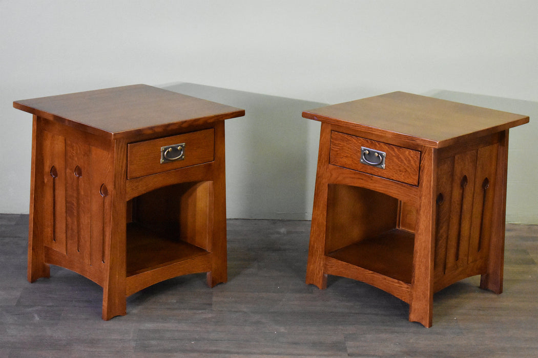 Mission Style Solid Quarter Sawn Oak Keyhole End Table - Crafters and Weavers