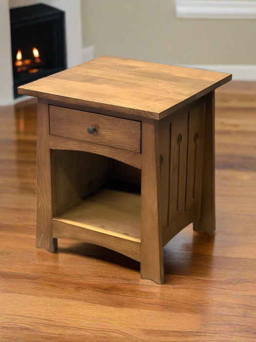 Mission Style Solid Quarter Sawn Oak Keyhole End Table