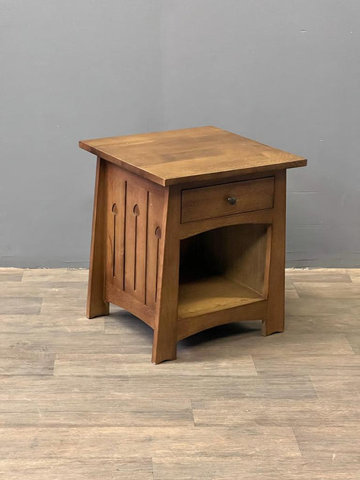 Mission Style Solid Quarter Sawn Oak Keyhole End Table